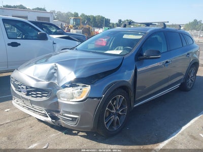 VOLVO V60 CROSS COUNTRY