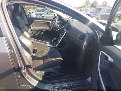 VOLVO V60 CROSS COUNTRY