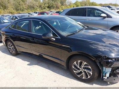 HYUNDAI SONATA HYBRID
