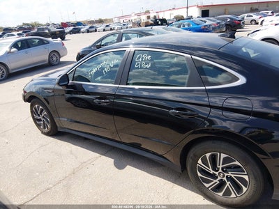 HYUNDAI SONATA HYBRID