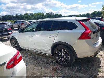 VOLVO V60 CROSS COUNTRY