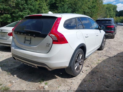VOLVO V60 CROSS COUNTRY