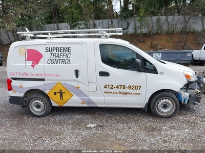 NISSAN NV200
