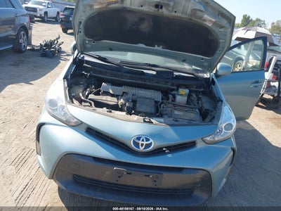 TOYOTA PRIUS V