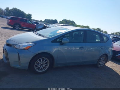 TOYOTA PRIUS V