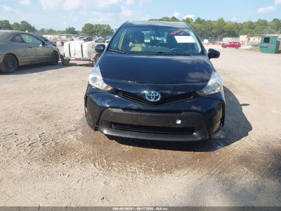 TOYOTA PRIUS V
