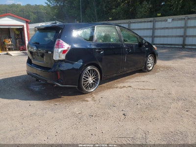 TOYOTA PRIUS V