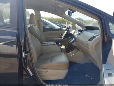 TOYOTA PRIUS V