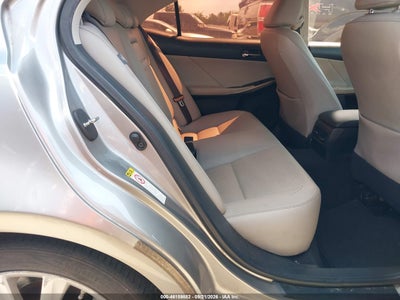 2016 LEXUS IS 200T 8