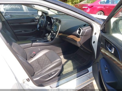 NISSAN MAXIMA