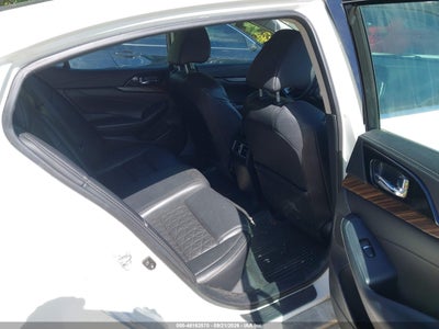 NISSAN MAXIMA