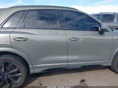 AUDI Q3