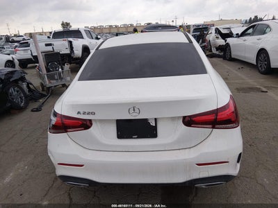 MERCEDES-BENZ A 220