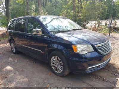 CHRYSLER TOWN & COUNTRY