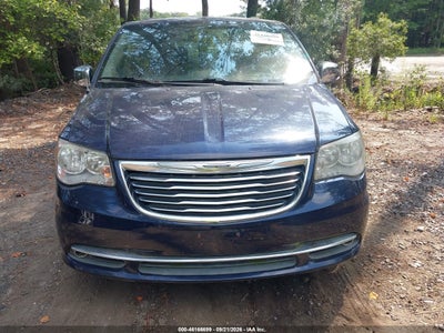 CHRYSLER TOWN & COUNTRY