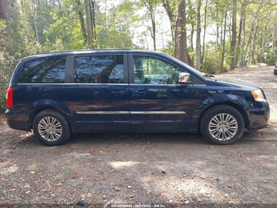 CHRYSLER TOWN & COUNTRY