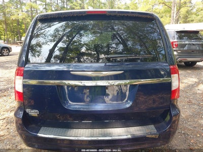CHRYSLER TOWN & COUNTRY