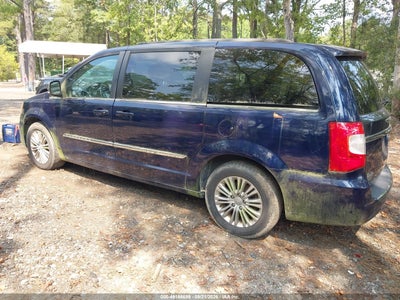 CHRYSLER TOWN & COUNTRY