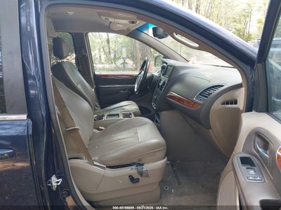 CHRYSLER TOWN & COUNTRY