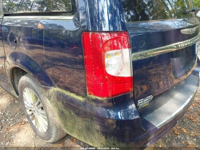 CHRYSLER TOWN & COUNTRY