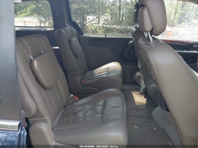 CHRYSLER TOWN & COUNTRY