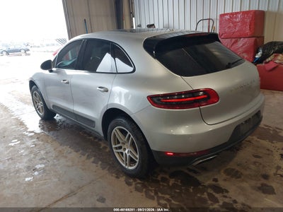 PORSCHE MACAN