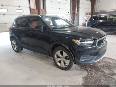 2019 Volvo XC40 T5 Momentum/T5 R-Design