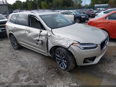 2017 VOLVO XC90 T6 MOMENTUM