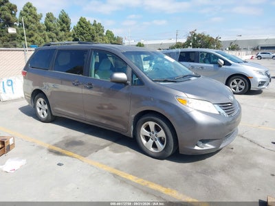 2015 TOYOTA SIENNA