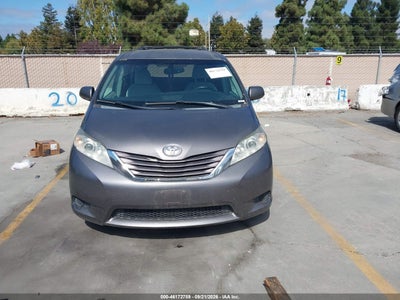 2015 TOYOTA SIENNA 12
