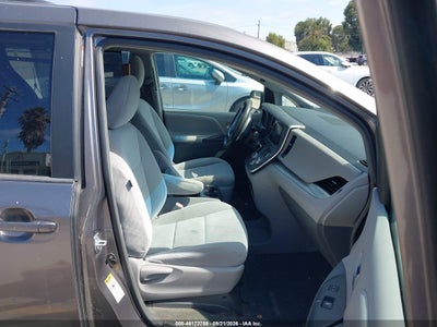 2015 TOYOTA SIENNA 5