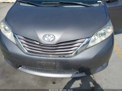 2015 TOYOTA SIENNA 6