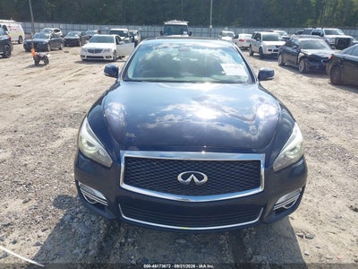 INFINITI Q70L
