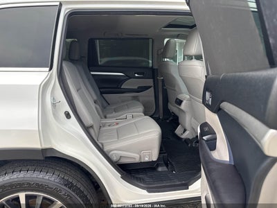 2017 TOYOTA HIGHLANDER 8