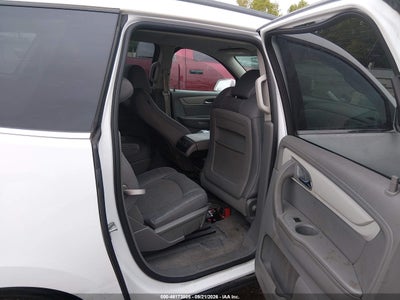 2017 CHEVROLET TRAVERSE 8
