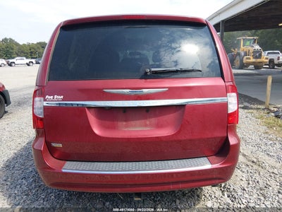 CHRYSLER TOWN & COUNTRY