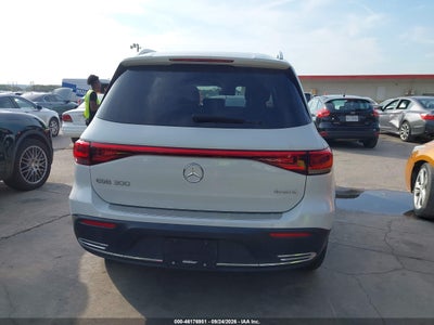 MERCEDES-BENZ EQB 300 SUV