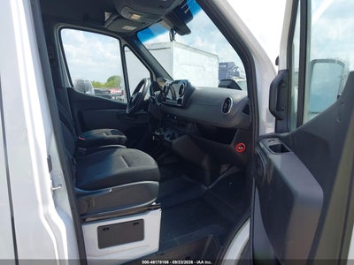 MERCEDES-BENZ SPRINTER 2500
