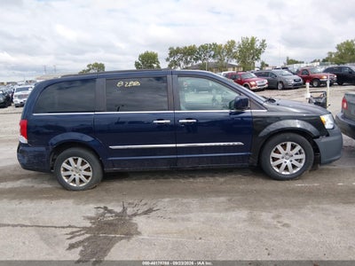 CHRYSLER TOWN & COUNTRY