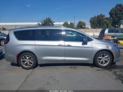 CHRYSLER PACIFICA