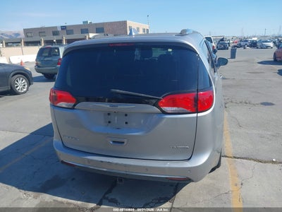 CHRYSLER PACIFICA