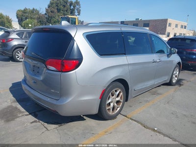 CHRYSLER PACIFICA