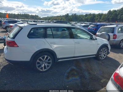 VOLKSWAGEN GOLF ALLTRACK