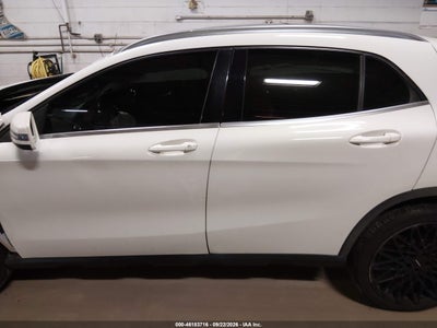 MERCEDES-BENZ GLA 250