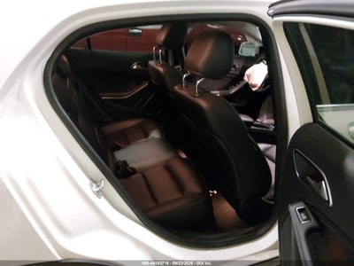 MERCEDES-BENZ GLA 250