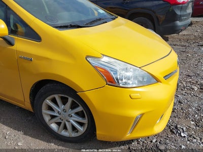 2014 TOYOTA PRIUS V 17