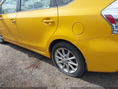 2014 TOYOTA PRIUS V 18