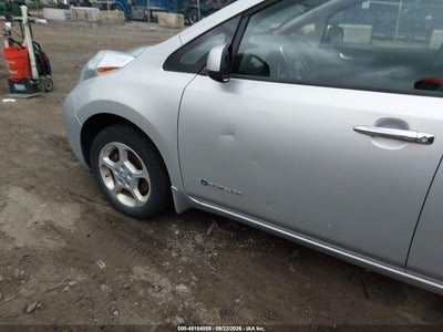 NISSAN LEAF