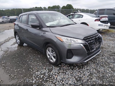 2025 NISSAN JUEGO DE PATADAS S
