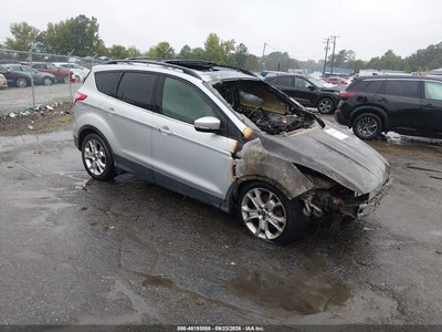 1FMCU9HX6DUD47205 FORD ESCAPE Photo 1